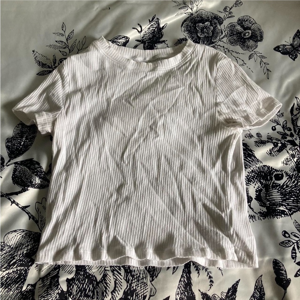 Essential Ribbed White Tee - Picture 2 of 4